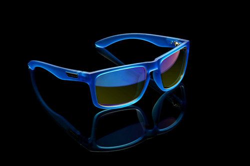 GUNNAR Optiks发布了旗下眼睛的全新配色方案，在CES 2014上将会推出Cobalt、Fire、Kryptonite、Ghost以及Ink五种全新配色，此外GUNNAR Optiks还对镜片尺寸进行了调整，以增加透光属性。